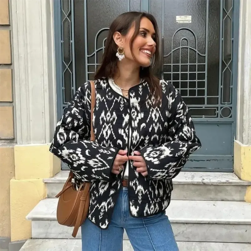 Versatile Printed Quilted Round Bomber Jacket in Black and White